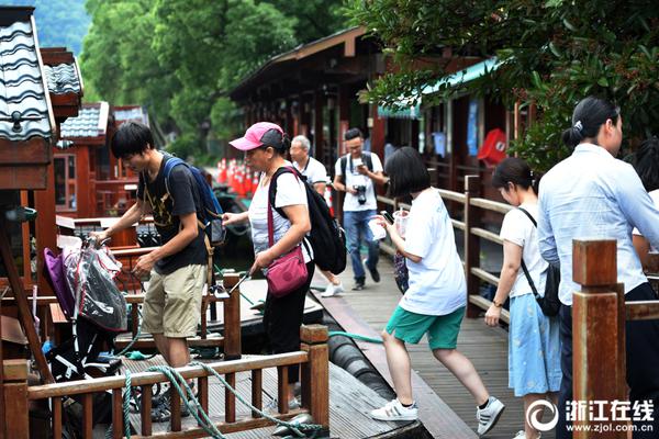 大连晚上去哪玩好玩一点—翻译—各有千秋,大连晚上适合玩的地方有哪些