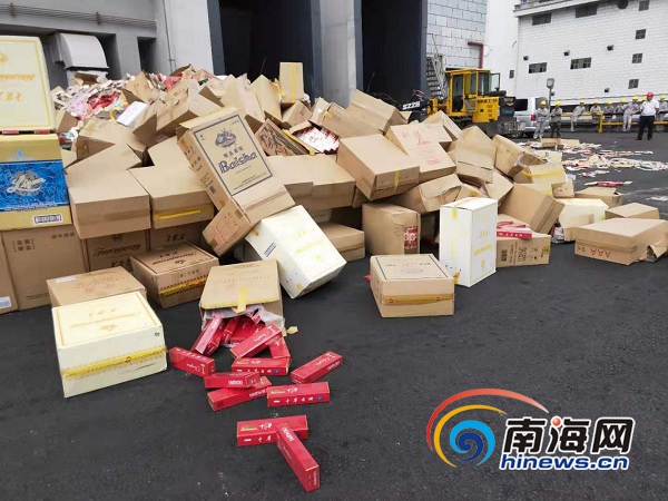 公务员:附近(还叫服务)妹子找那有微信凯发k8娱乐官网入口的联系方式多少上门
